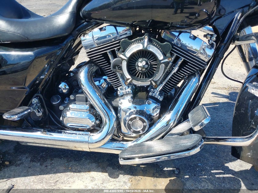 2016 HARLEY-DAVIDSON FLHX STREET GLIDE 1HD1KBM18GB635252