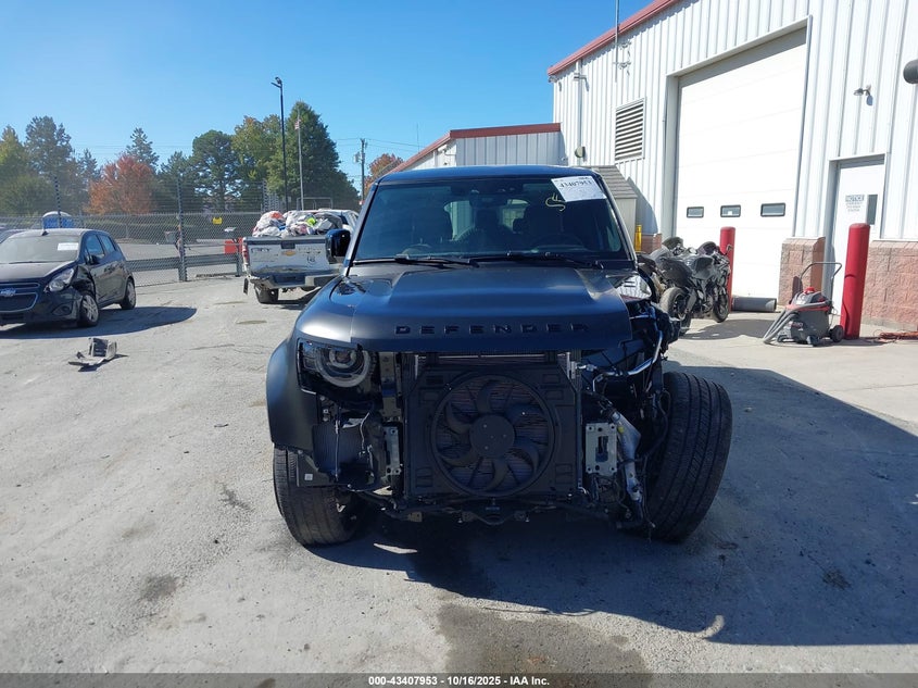 2025 Land Rover Defender 130 P400 X-Dynamic Se VIN: SALE2FEU4S2410234 Lot: 43407953