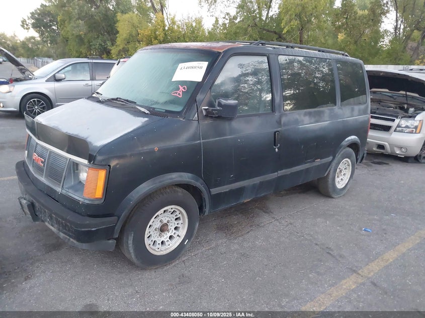 1GKDM15Z7JB521116 1988 GMC SAFARI photo no. 2