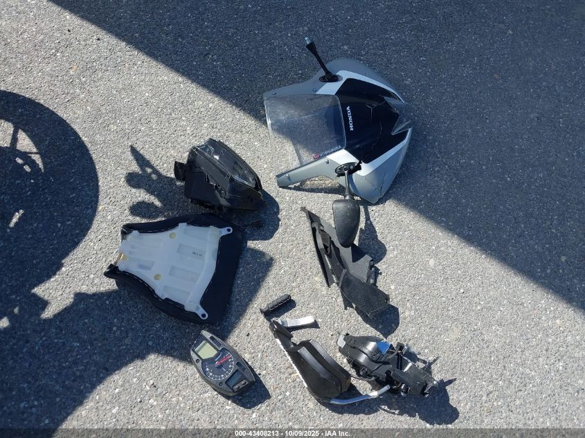 2026 Honda Cbr600 Rr VIN: JH2PC40H7TK300220 Lot: 43408213