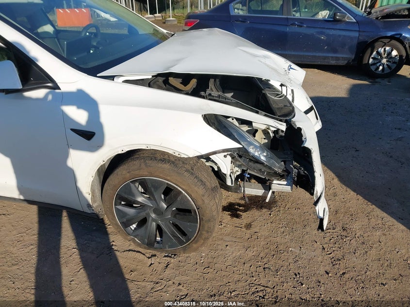 2021 Tesla Model Y Long Range Dual Motor All-Wheel Drive VIN: 5YJYGDEE8MF199767 Lot: 43408315