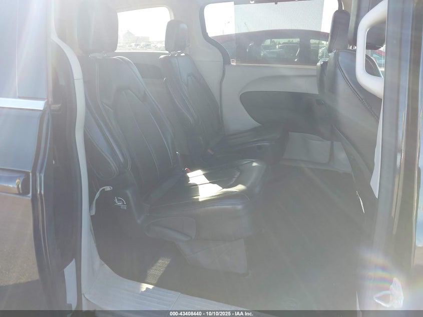 2020 Chrysler Voyager Lxi VIN: 2C4RC1DG4LR156595 Lot: 43408440