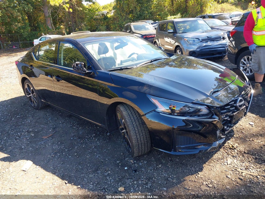 NISSAN ALTIMA SR FWD