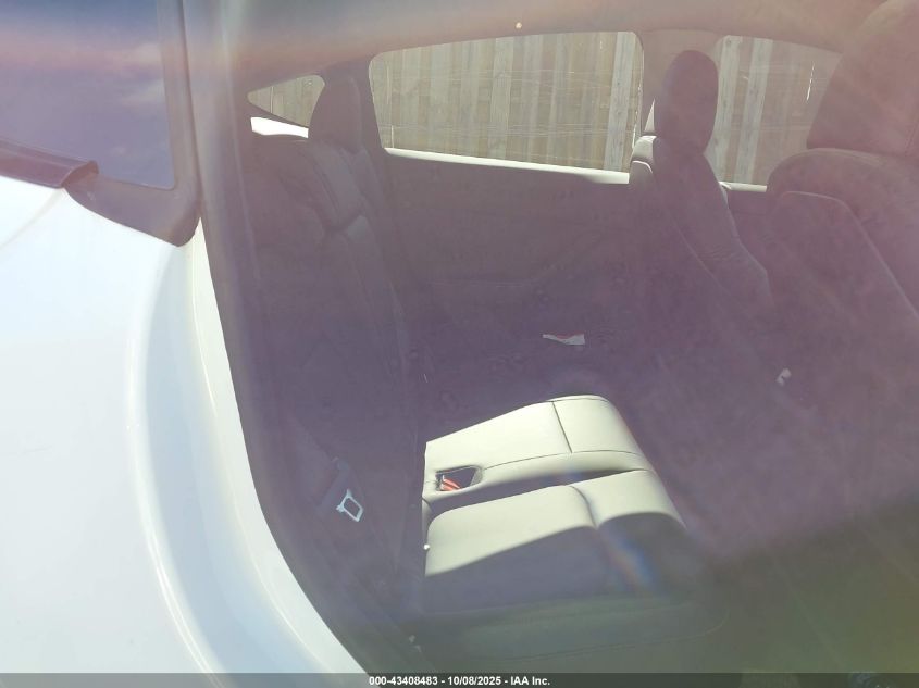 2024 Tesla Model Y Long Range Dual Motor All-Wheel Drive VIN: 7SAYGDEE0RA271052 Lot: 43408483