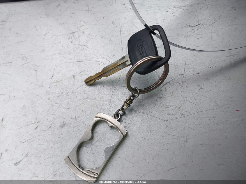 2001 Toyota Camry Le VIN: JT2BG22K510548925 Lot: 43408757