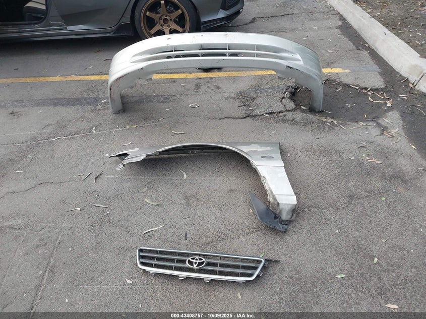 2001 Toyota Camry Le VIN: JT2BG22K510548925 Lot: 43408757