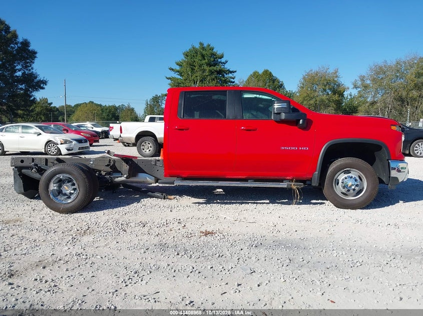 1GB4KTE75SF266086 2025 CHEVROLET SILVERADO photo no. 13