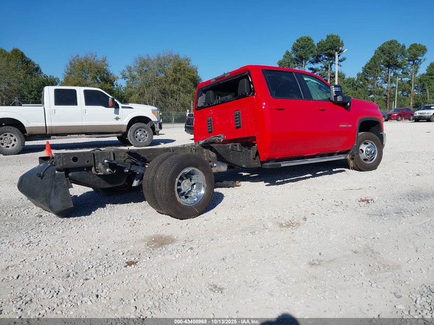 1GB4KTE75SF266086 2025 CHEVROLET SILVERADO photo no. 4