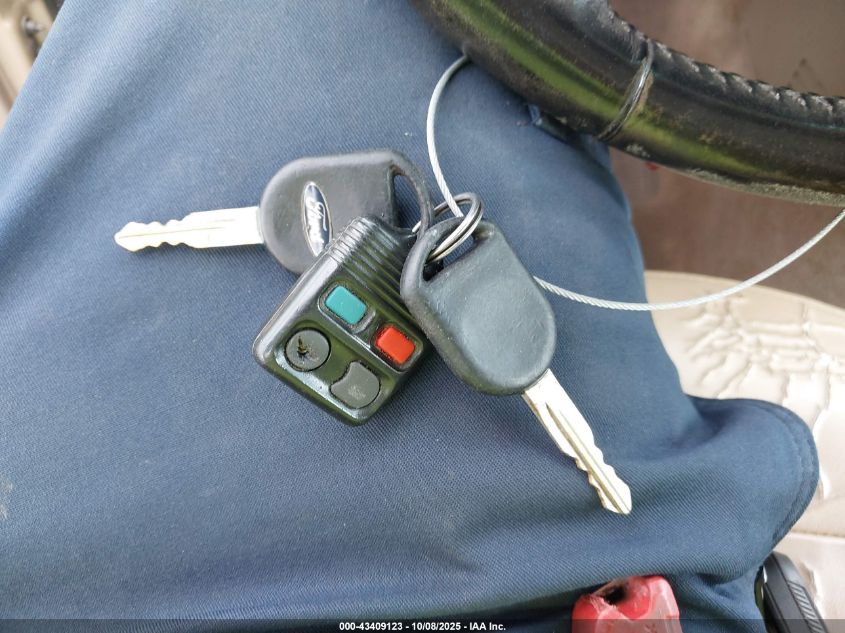 2002 Ford Explorer Xlt VIN: 1FMZU73E82ZC44548 Lot: 43409123