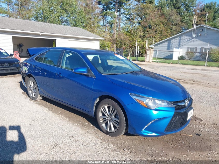 TOYOTA CAMRY SE