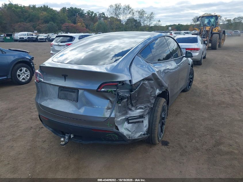 2024 Tesla Model Y Long Range Dual Motor All-Wheel Drive VIN: 7SAYGAEE3RF133068 Lot: 43409202