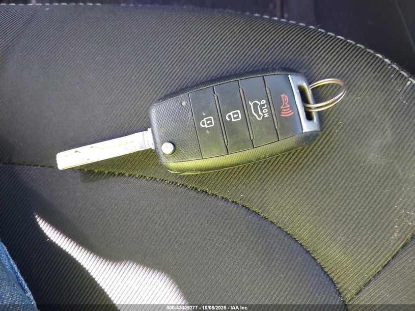 2017 KIA SOUL + KNDJP3A59H7501788