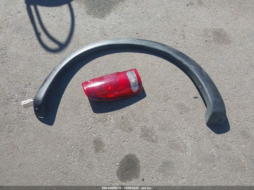 1998 Ford F-150 Standard/Xl/Xlt VIN: 1FTZF1721WKB51557 Lot: 43409278