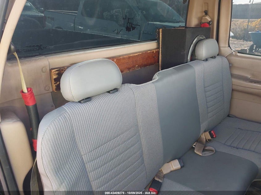 1998 Ford F-150 Standard/Xl/Xlt VIN: 1FTZF1721WKB51557 Lot: 43409278