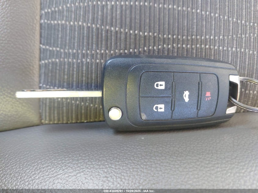 2017 CHEVROLET IMPALA 1LT 2G1105S37H9133258