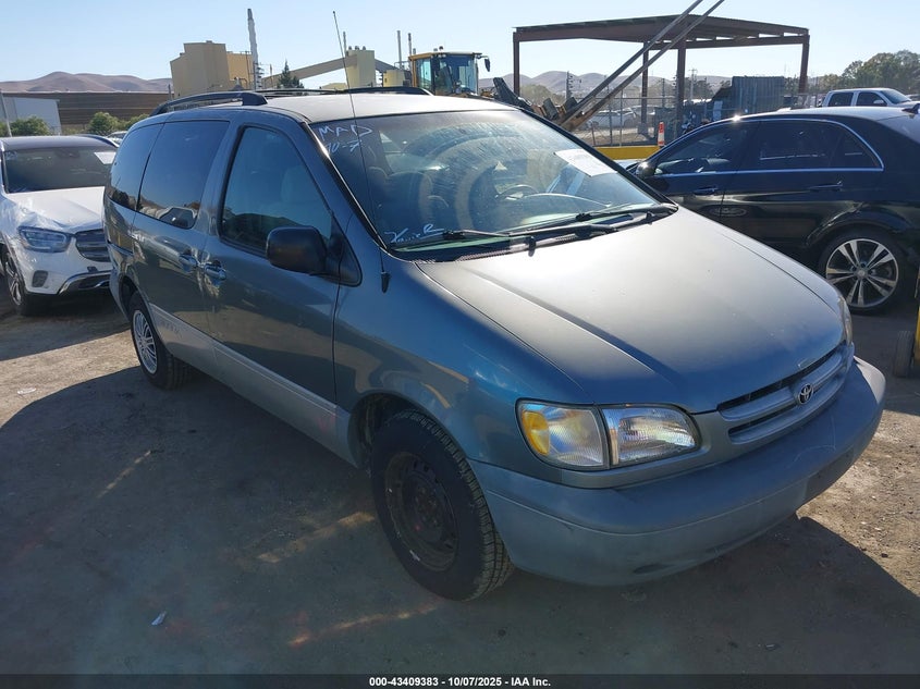 4T3ZF13C7XU155684 1999 Toyota Sienna Le auction photo 1