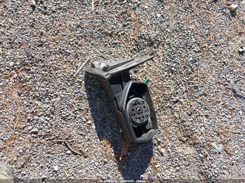 2015 Chevrolet Silverado 1500 2Lt VIN: 1GCVKREC8FZ228789 Lot: 43409418