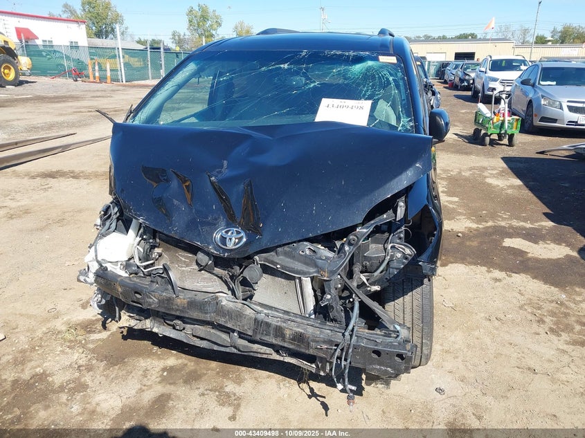2016 TOYOTA SIENNA XLE/LIMITED 5TDYK3DC4GS720265