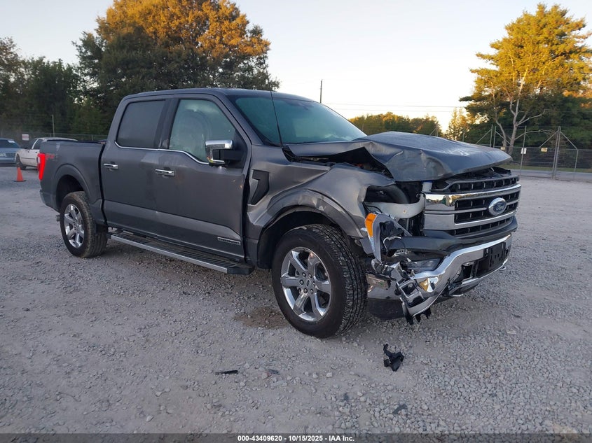 FORD F-150 LARIAT