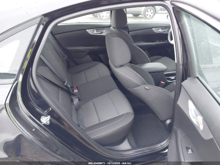 2023 Kia Forte Lxs VIN: 3KPF24AD5PE523030 Lot: 43409673