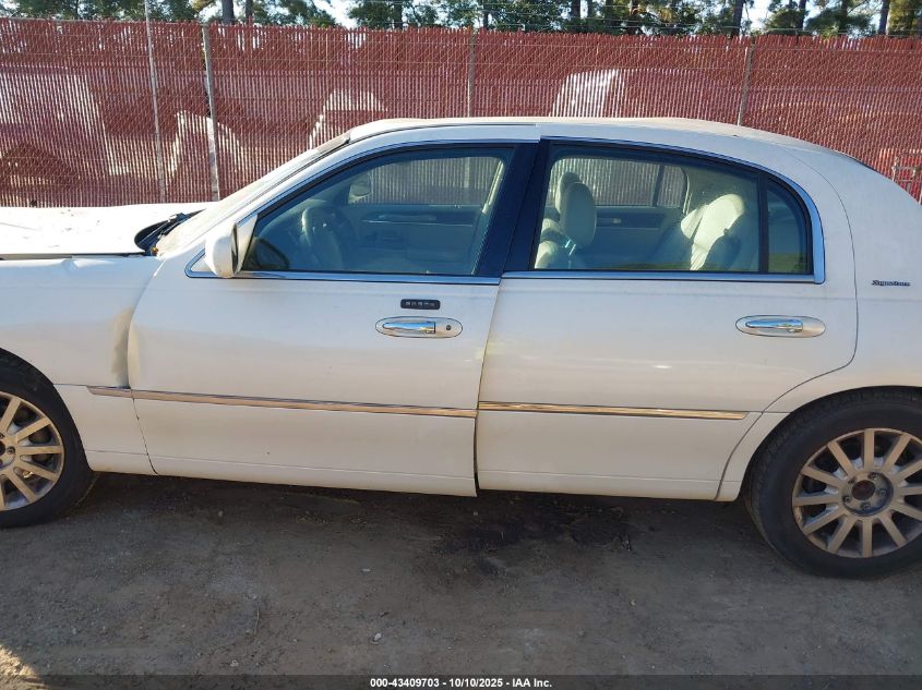 2007 Lincoln Town Car Signature VIN: 1LNHM81V17Y627653 Lot: 43409703