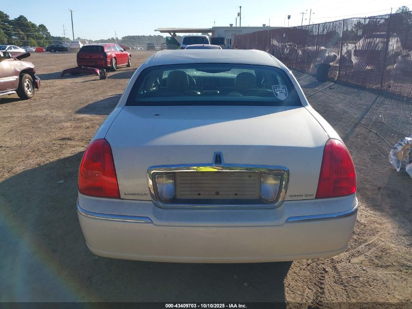 2007 Lincoln Town Car Signature VIN: 1LNHM81V17Y627653 Lot: 43409703