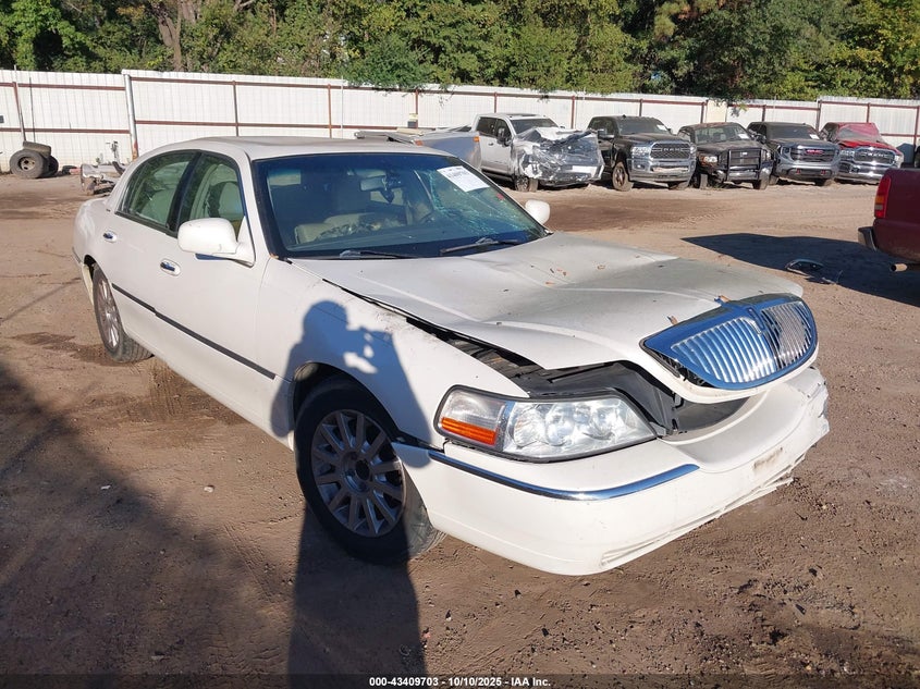 2007 Lincoln Town Car Signature