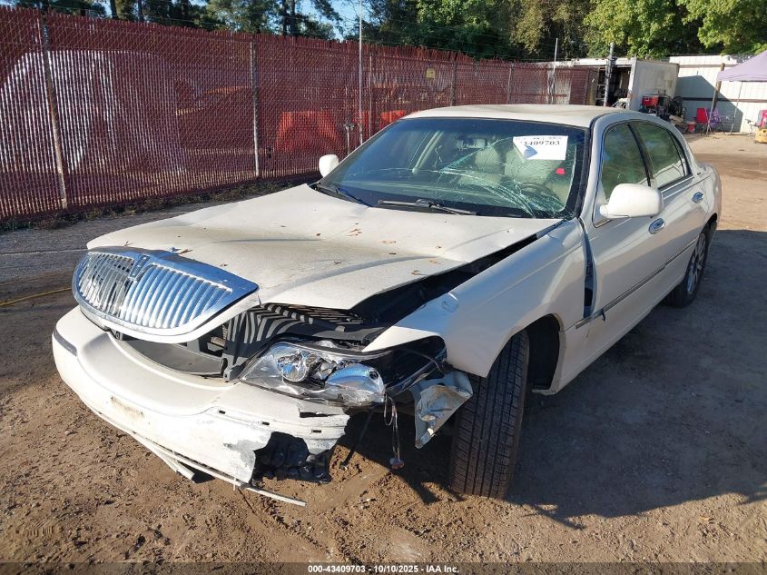 2007 Lincoln Town Car Signature VIN: 1LNHM81V17Y627653 Lot: 43409703