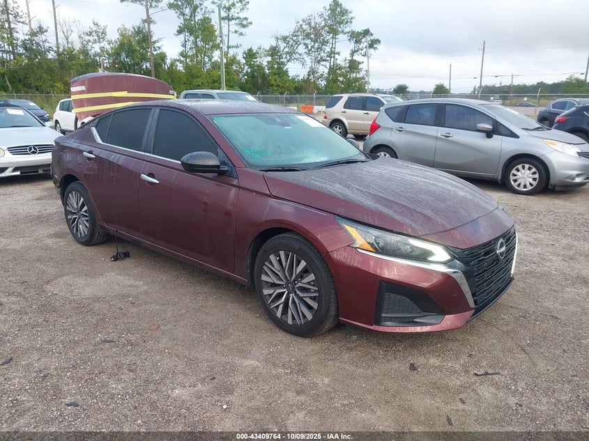 NISSAN ALTIMA SV FWD