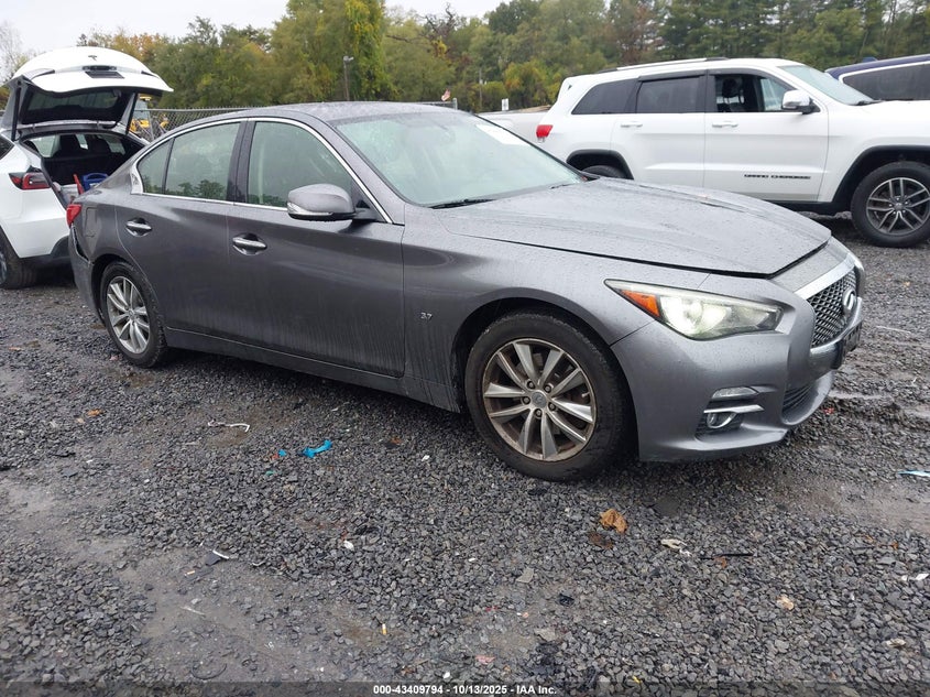 INFINITI Q50 PREMIUM