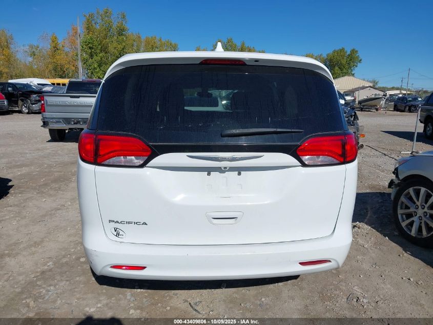 2017 Chrysler Pacifica Touring VIN: 2C4RC1DG2HR505972 Lot: 43409806