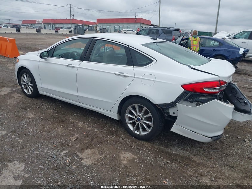 Vin: 3fa6p0hd7hr115418, lot: 43904624, ford fusion se 20173