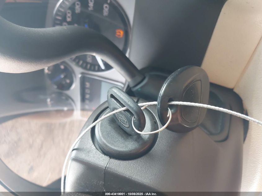 2007 Cadillac Escalade Standard VIN: 1GYEC638X7R320749 Lot: 43410001