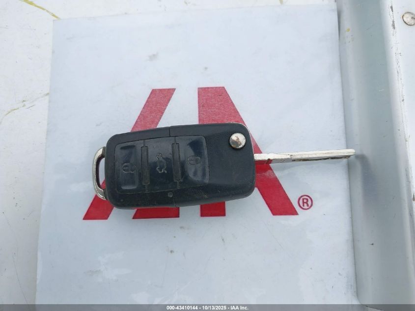 2007 Volkswagen New Beetle Triple White VIN: 3VWFF31Y07M411286 Lot: 43410144