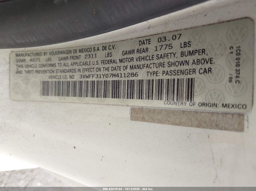 2007 Volkswagen New Beetle Triple White VIN: 3VWFF31Y07M411286 Lot: 43410144