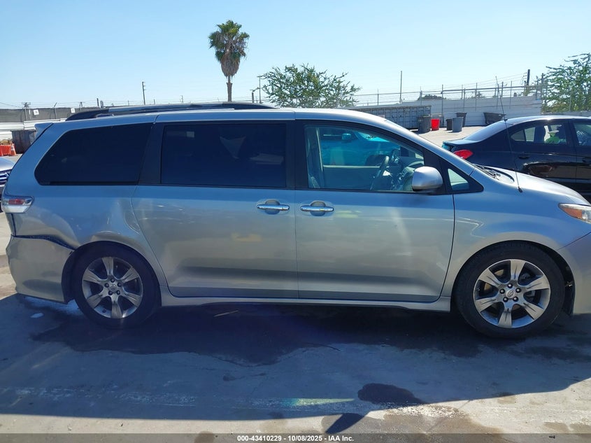 2014 TOYOTA SIENNA SE 8 PASSENGER 5TDXK3DCXES460043