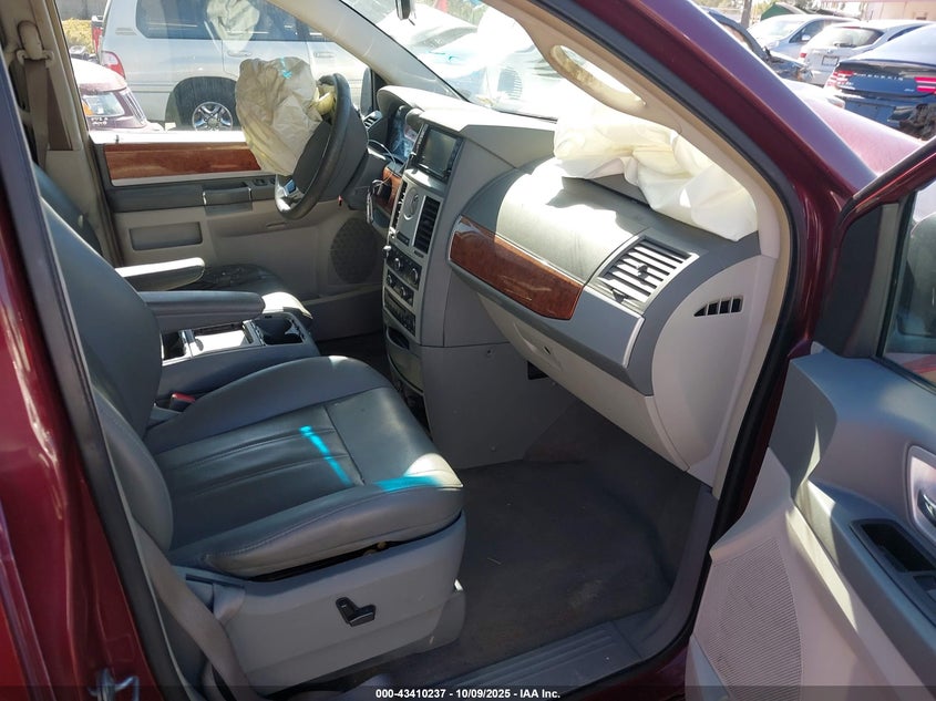 2009 Chrysler Town & Country Touring