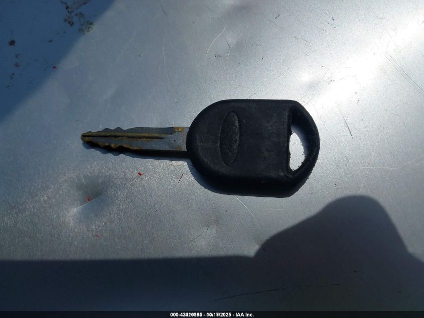 2005 Ford F-150 Stx/Xl/Xlt VIN: 1FTRX12W75NB10385 Lot: 43410385