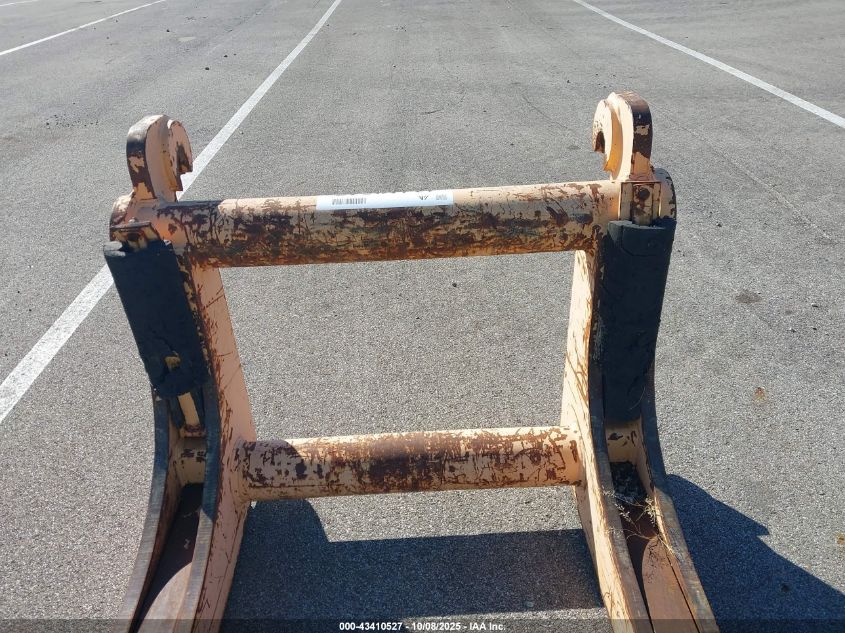 2011 Volvo Sasforks VIN: 412120 Lot: 43410527