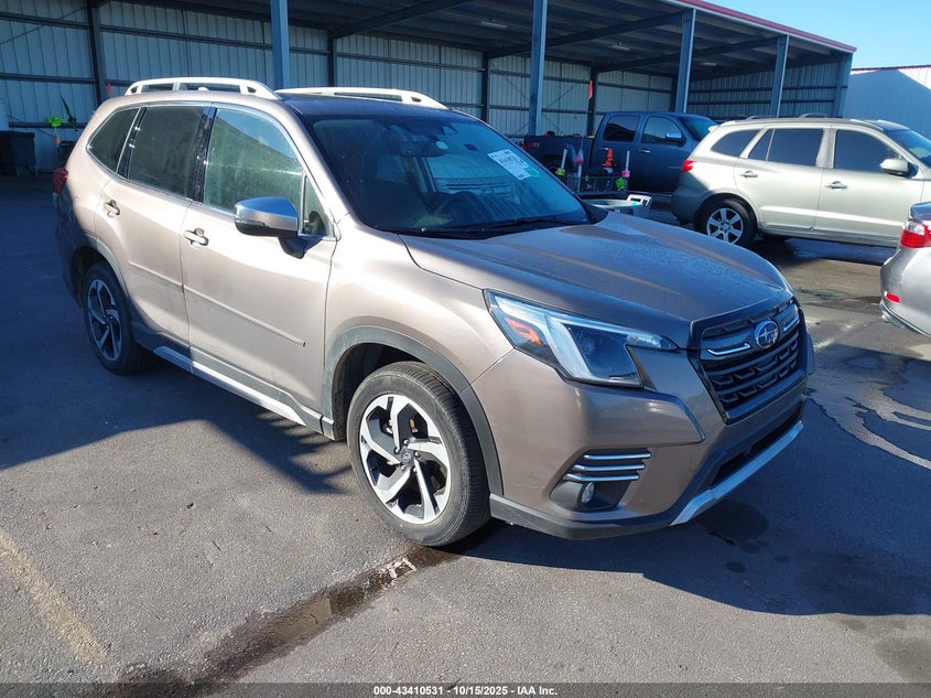 Vin: jf2skarc5ph497176, lot: 43905332, subaru forester touring 2023 img_1