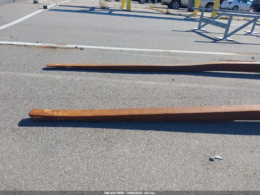 2015 Volvo L90G Sasforks VIN: 4493136 Lot: 43410589