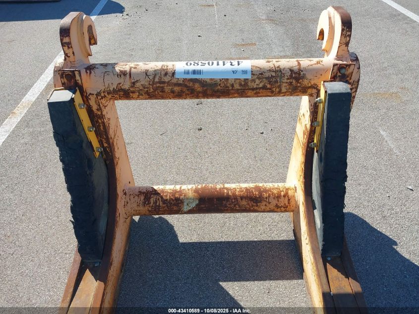 2015 Volvo L90G Sasforks VIN: 4493136 Lot: 43410589