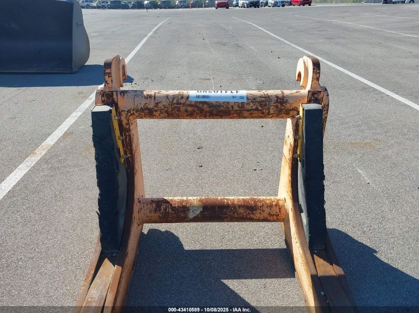 2015 Volvo L90G Sasforks VIN: 4493136 Lot: 43410589