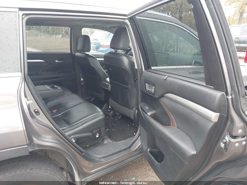 5TDJKRFH0FS130429 2015 TOYOTA HIGHLANDER photo no. 8