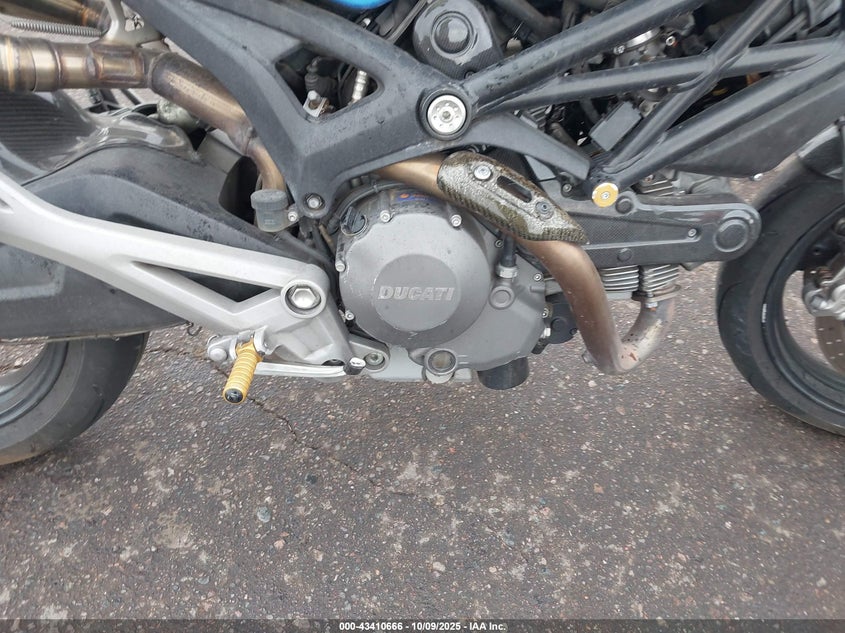 2014 Ducati Monster 696 VIN: ZDM1RADN1EB078485 Lot: 43410666