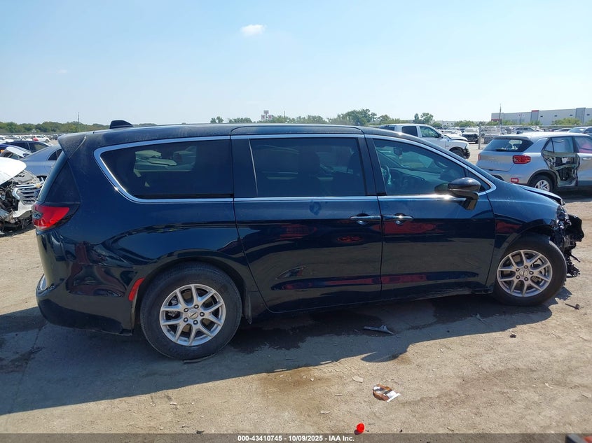 2024 Chrysler Pacifica Touring L VIN: 2C4RC1BG5RR189729 Lot: 43410745