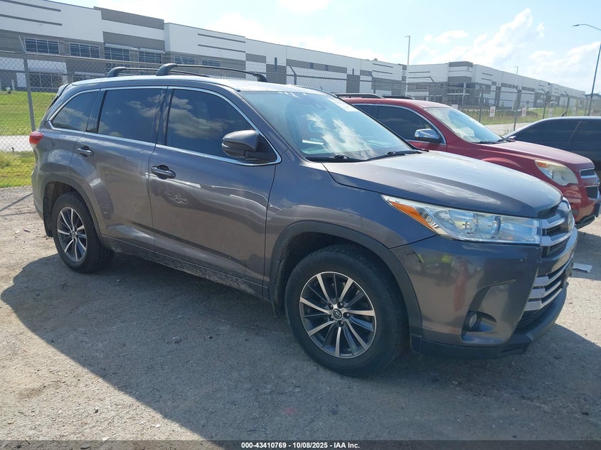 TOYOTA HIGHLANDER XLE