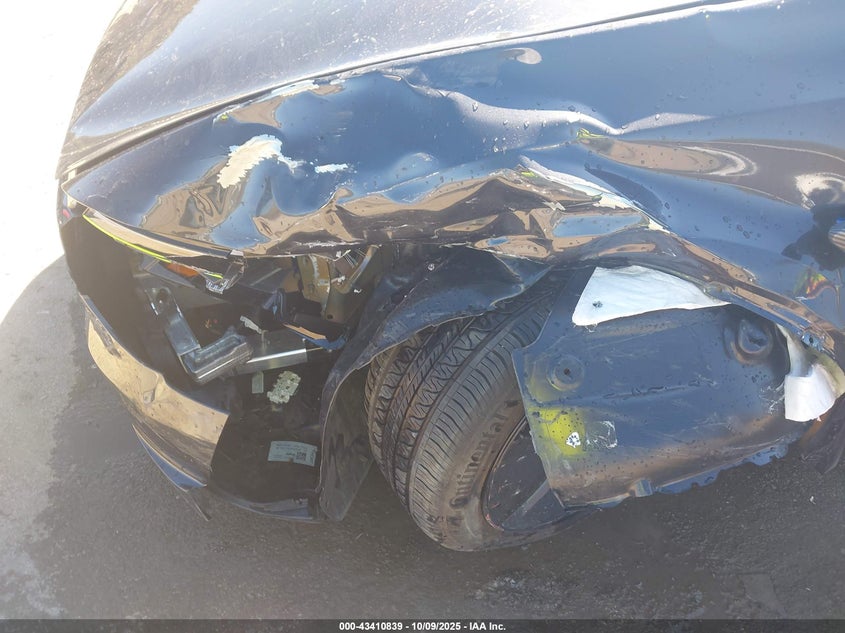 2026 Tesla Model Y Long Range Dual Motor All-Wheel Drive VIN: 7SAYGDED7TF376432 Lot: 43410839