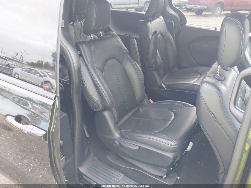 2020 Chrysler Pacifica Hybrid Touring L VIN: 2C4RC1L74LR267553 Lot: 43410923