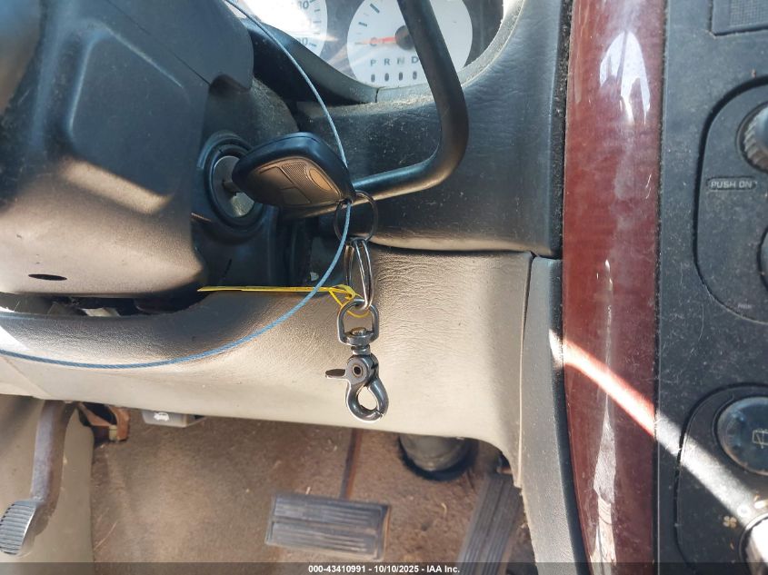 2006 Chrysler Town & Country VIN: 1A4GP45R06B692843 Lot: 43410991